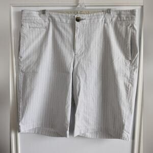 Dockers Favorite Fit Women's Short Size 14 white with Light blue /black Stripes